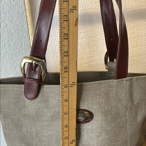 Elegant Brown and Tan Tote with Structured Design - Picture 5 of 11